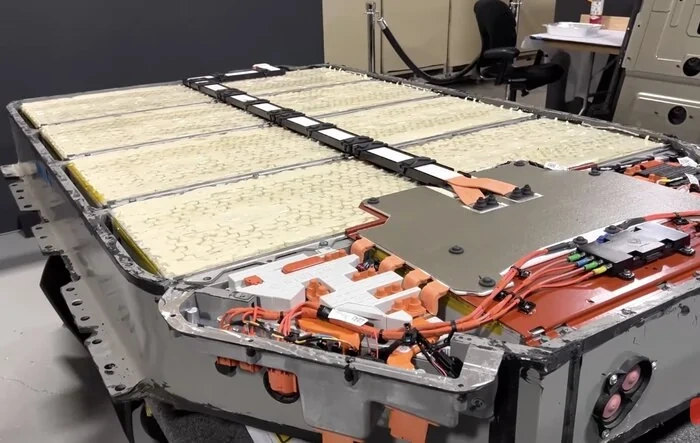 New Battery Pack coming soon says Rivian... combination High Nickel and LFP cells ?