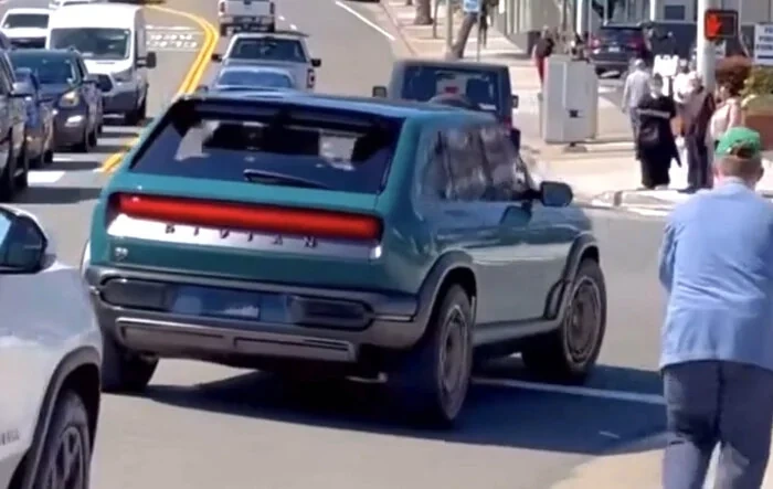 R3X, R3 and R2 driving videos - spotted live @ Laguna Beach