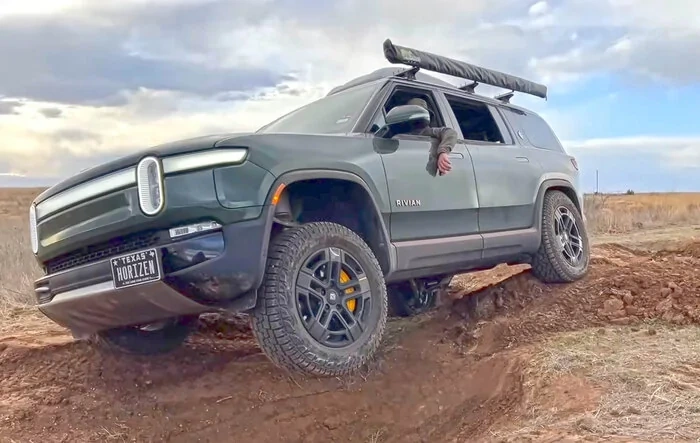 R1S impresses on offroad track at MERUS Adventure Park in TX