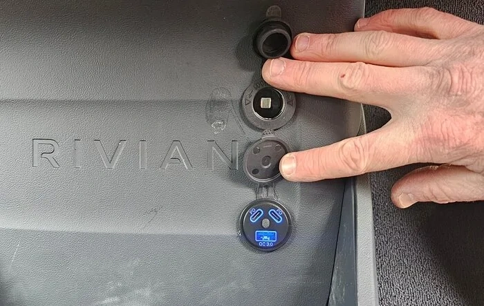 DIY: How To Add Interior 12v/USB-C (and interior high-current 12v loads)