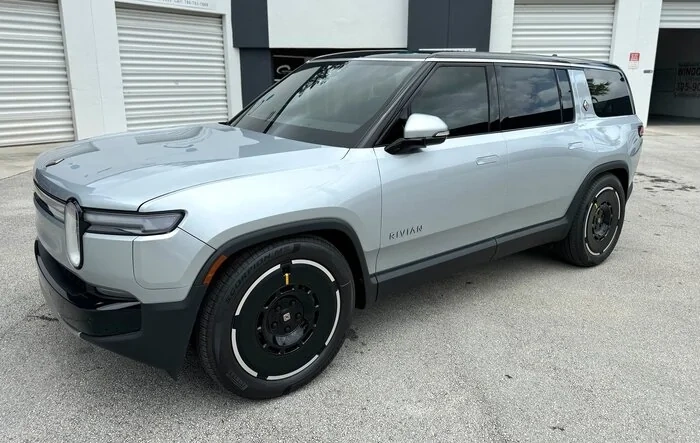 Joined the Rivian family yesterday w/ new Gen 2 R1S.