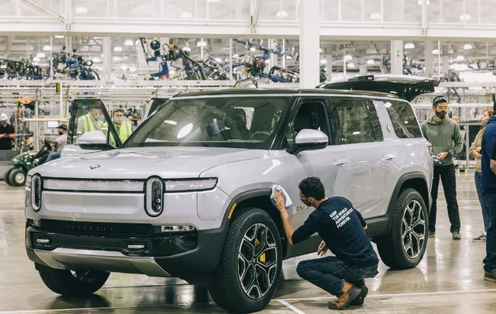 Rivian: “We made our first R1S deliveries last week to RJ and our CFO Claire”
