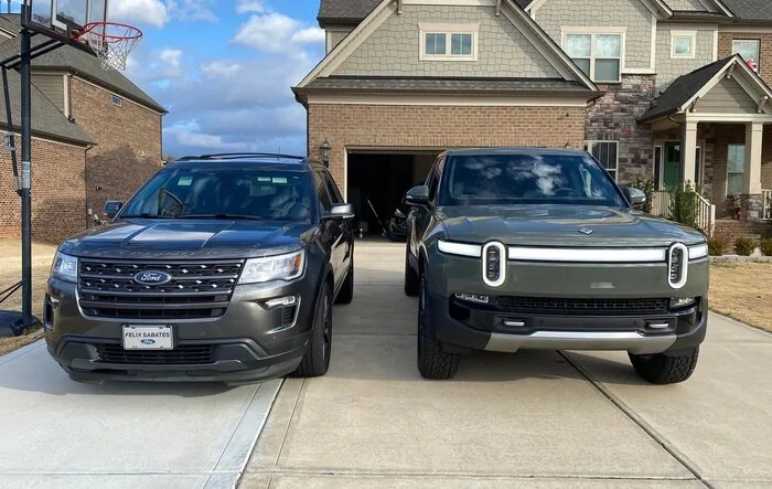 R1T size vs. 2018 Explorer - in low and max height suspension