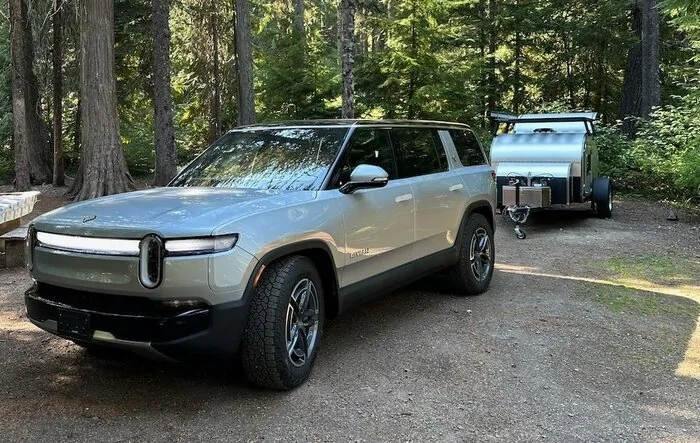 First Tow with New 2025 R1S Gen2