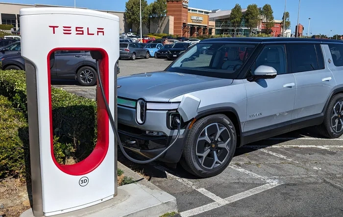 Tesla engineer warns against using NACS extension cords at Superchargers