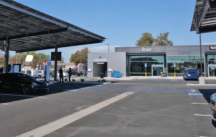 On 10/15, Rove opens its first full service charging site in Santa Ana, CA (E. 17th & Lincoln)