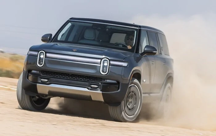 2025 R1S Dual Max Review by Motortrend: Almost Perfect