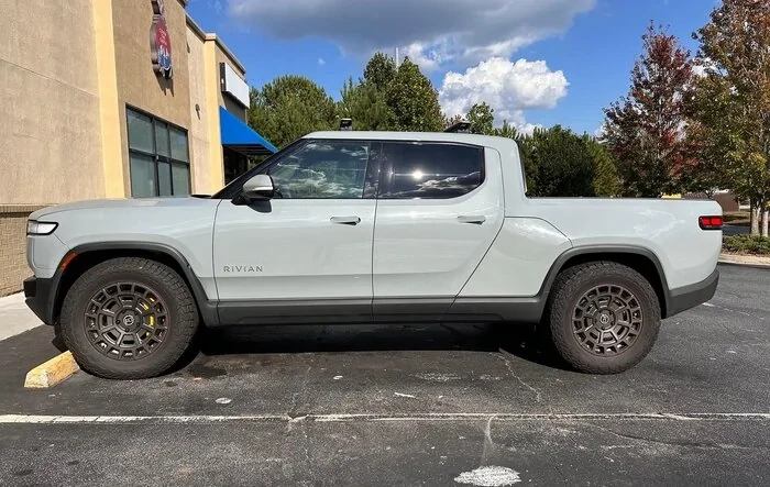 New Kicks!  Black Rhino Voltaic Wheels & Nitto Recon Grappler A/T Tires Installed on R1T