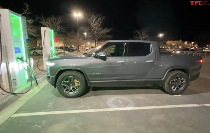Rivian R1T charging curve test 20-80% [by TFL]