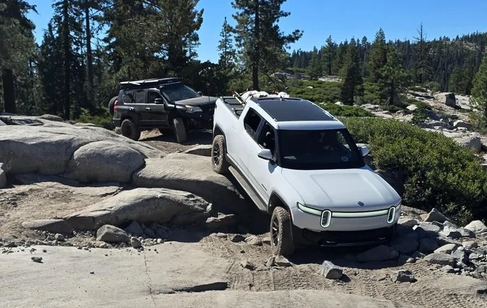 Rubicon Trail: 1, Rexbo R1T: 0