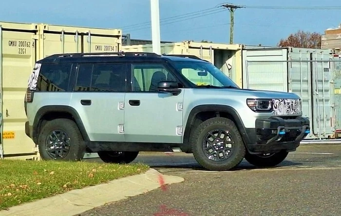 Rival spied: 2025 Jeep Recon EV SUV w/ Removable Doors