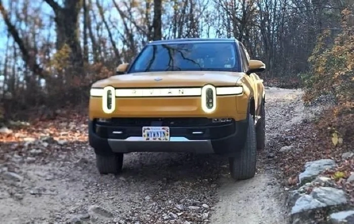 Off road unlocked: my first off-roading in R1S