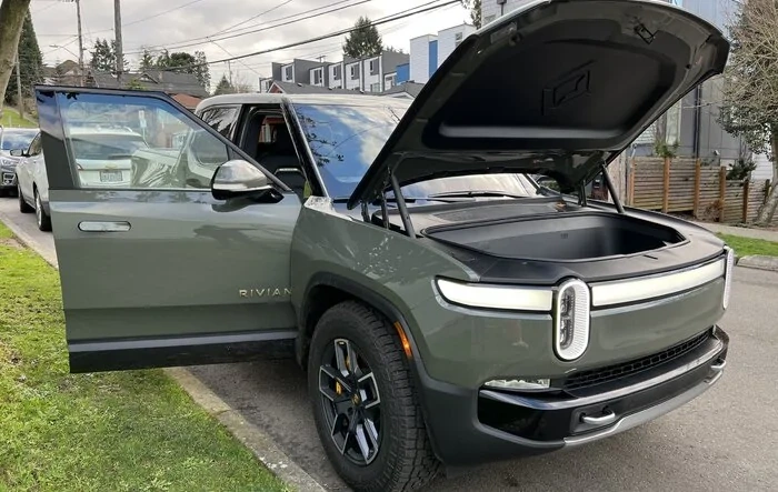 Rivian R1T spotted in South Seattle today! (photos, videos, impressions)