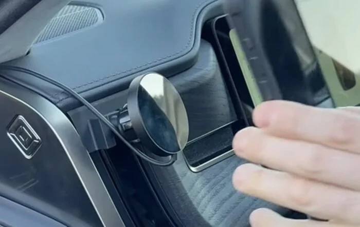 Dashboard phone charger/mount by TWRAPS (left of the steering wheel)