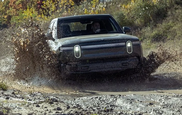 Motortrend Gen2 2025 R1T Tri Max Review