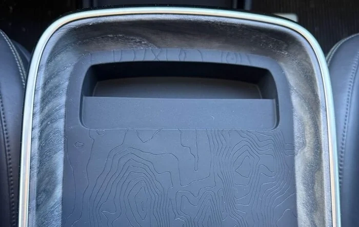 SoonishEV: TopoCharge Wireless Phone Charger for Gen2 Rivian Vehicles
