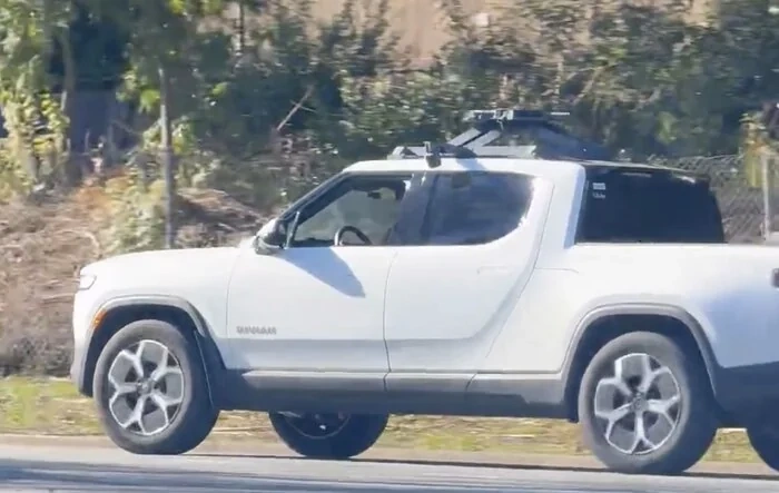 Spotted: Lidar testing using Gen1 Rivian