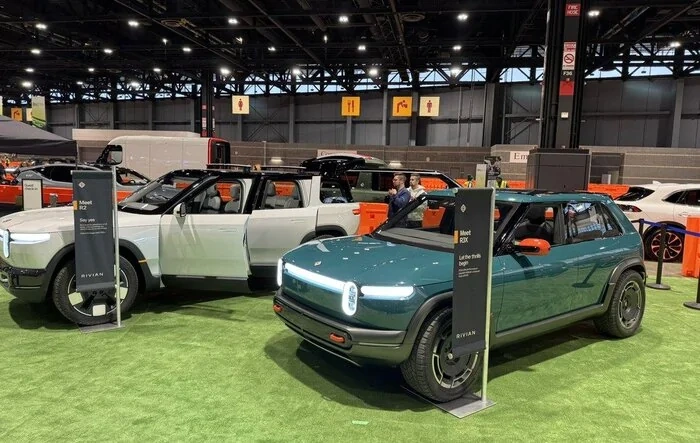 Pics: R3X & R2 at 2025 Chicago Auto Show