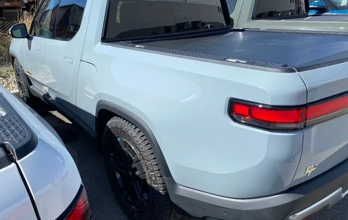 LIMESTONE Rivian R1T seen at Salt Lake City Delivery Center!
