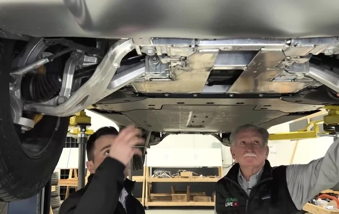 R1T underbody review by Sandy Munro. "Amazing suspension."