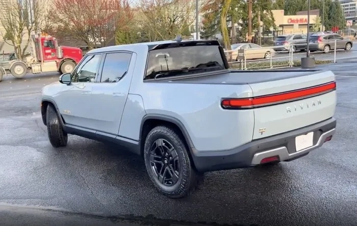 Video: Limestone color shows its chameleon nature on this Rivian R1T