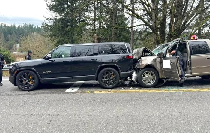 Rivian - Built like a Tank - Full Size Crew Cab Truck vs Rivian R1S Wreck