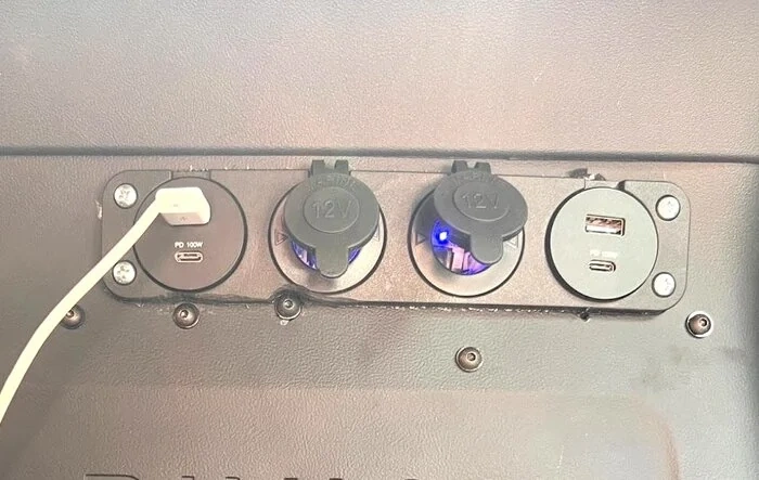 Sulley R1T Build. Switch Pro 9100, Comma 3x, Frunk 12v Outlets, Cab Outlets, Btech GMRS 50Pro & More