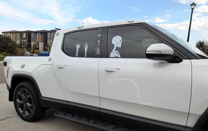 Let's see your Rivian's 2025 Halloween Costume Decorations!