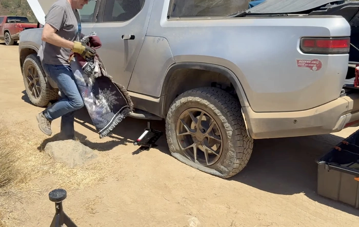 Rivian Club Trail Leader Off-Road course (Video)