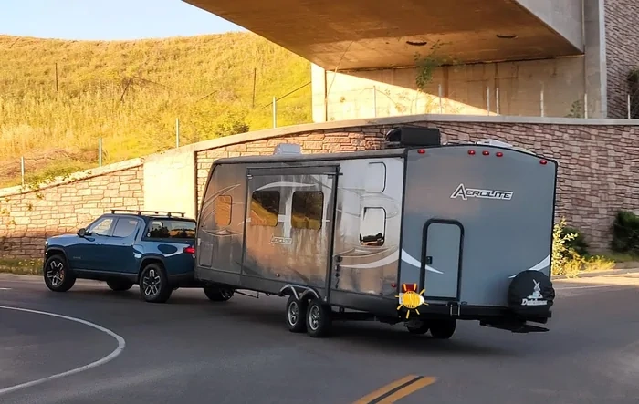 R1T Towing Experience: 7000 lbs Trailer