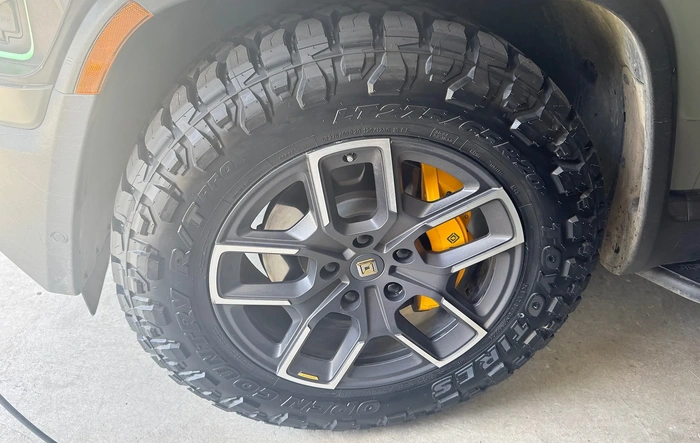 Toyo Open Country RT Pro tires (LT275/65/R20) installed