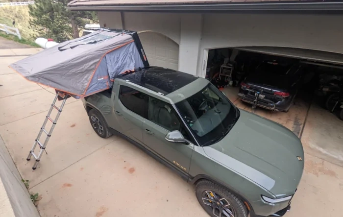 Roofnest Condor installed on R1T