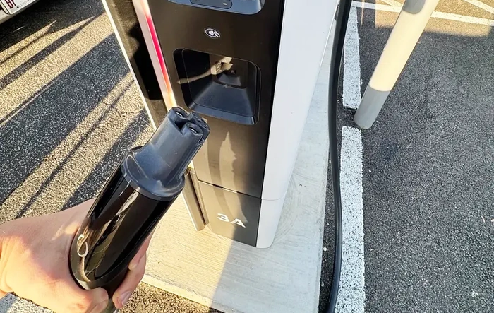 RAN charger gets NACS charging cord - spotted in Normal, IL