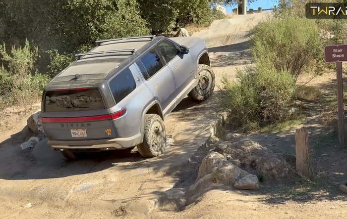 R1S Offroading at Hollister Hills with BARC (Bay Area Rivian Club)