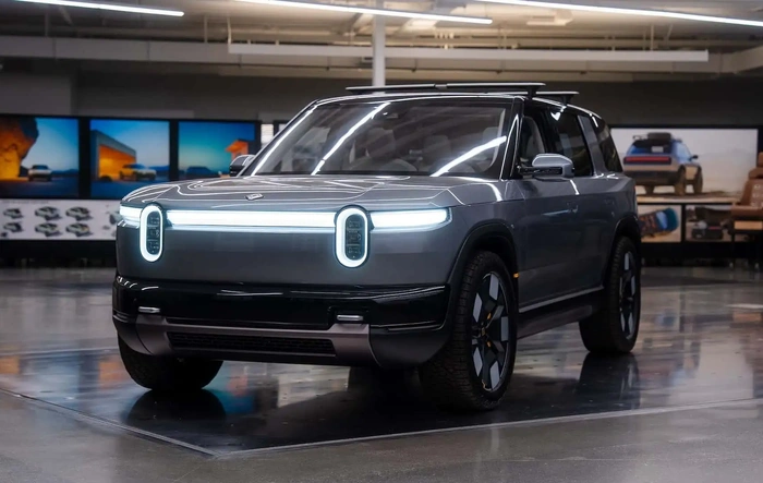 First R2 trim will be Dual Motor AWD Launch Edition. Production & delivery on track for first half 2026