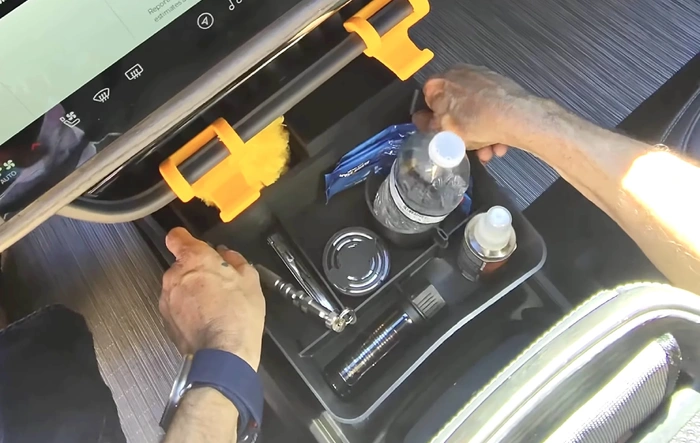 Review: TWRAPS floor storage organizer | center console tray