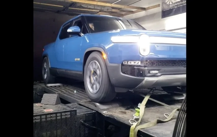First Rivian R1T dyno results: 526 hp / 563 lb-ft (but power being cut by safety systems)