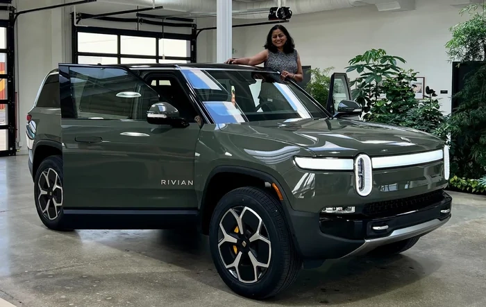 Rivian R1S Delivery (to Employee – VP Hardware Engineering)!