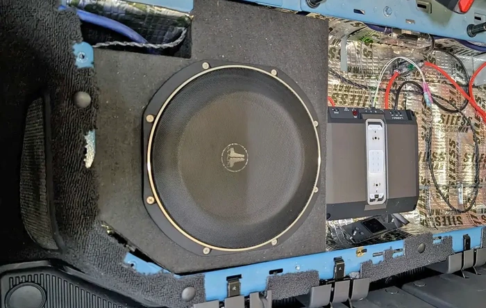 SoonishEV sub box BUT with 10" 10TW1 and extra 12v Battery install pics!!