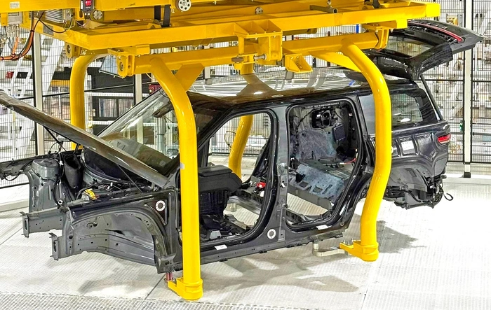 R2 Deliveries to Begin by June (WGLT report)