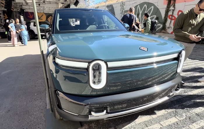 R2 Paint Colors & Interior Colors Walkthrough -- First Live Look From SXSW Debut [VIDEO]