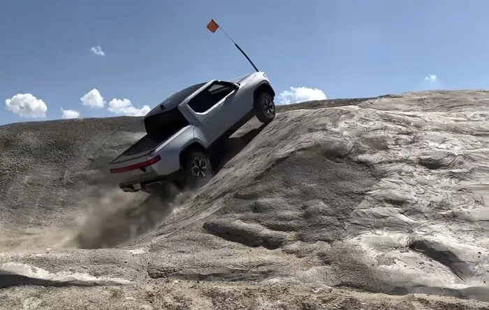 Sandy Munro Takes R1T Off-Roading + Load Test