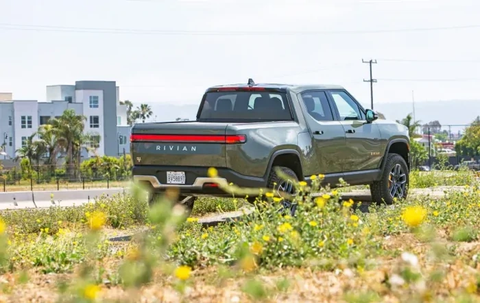 Edmunds: We Bought a 2022 Rivian R1T Launch Edition And we're not afraid to use it