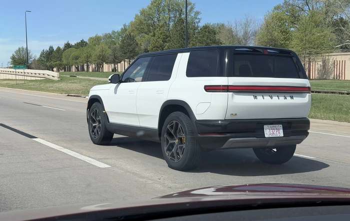 Glacier White R2 on 21" wheels spotted driving - pics & video