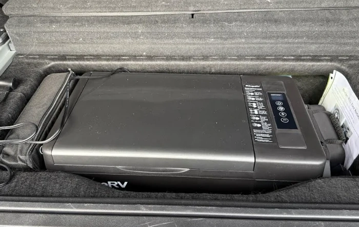 R1S Subtrunk Fridge
