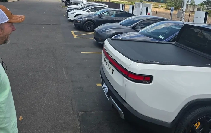 Picked up my R1T replacement for Rosie, purchasing from Lindsay VW, and the 1400 Mile Journey Home