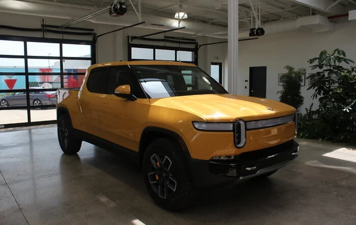 First looks from factory delivery of Compass Yellow R1T