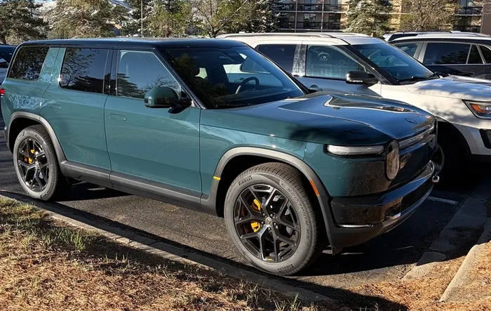 R2 Performance spotted in Lakewood CO. Catalina Cove looks great in the sun