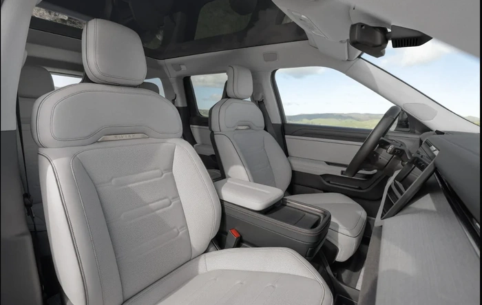 R2 Performance Launch Package Gets Costal Cloud Interior - Rivian Stories