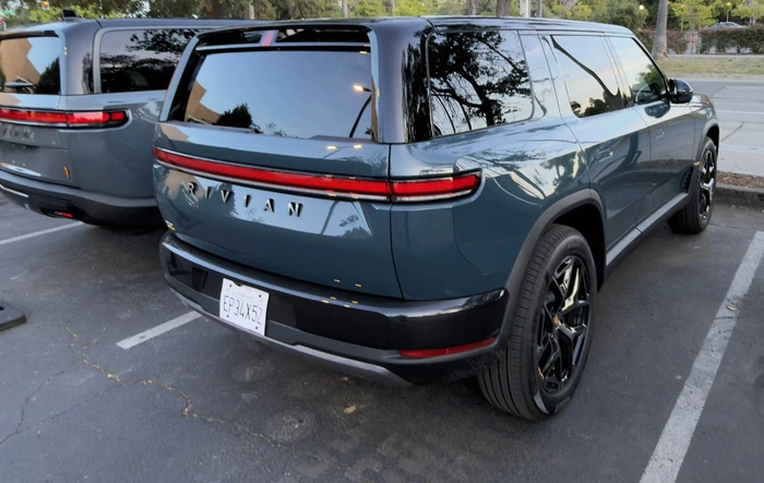 First R2 with CA registration plates spotted. Mid-100's VIN 👍